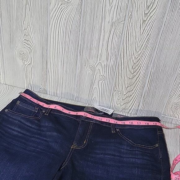 Torrid Mid Rise Skinny Vintage Stretch Jeans, Dark Wash, Women's Plus Size 18T - Picture 14 of 16